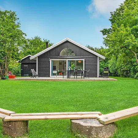 2 Bedroom Beautiful In Hundested
